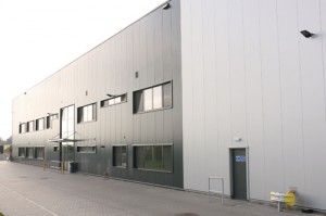 Weidenhammer showcases peel-off top composite can at easyFairs