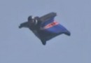 Skydiver makes history – by landing on 18,600 cardboard boxes | Video